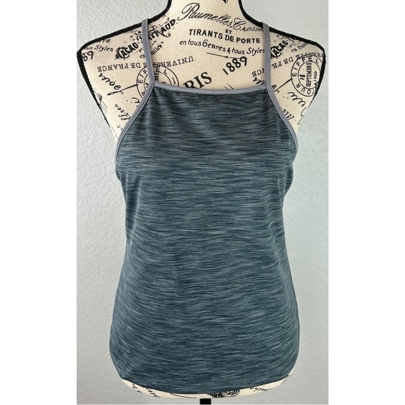 Outdoor Voices Tops - Outdoor Voices Athletic Tank Top w/Built In Bra Yoga Activewear Medium